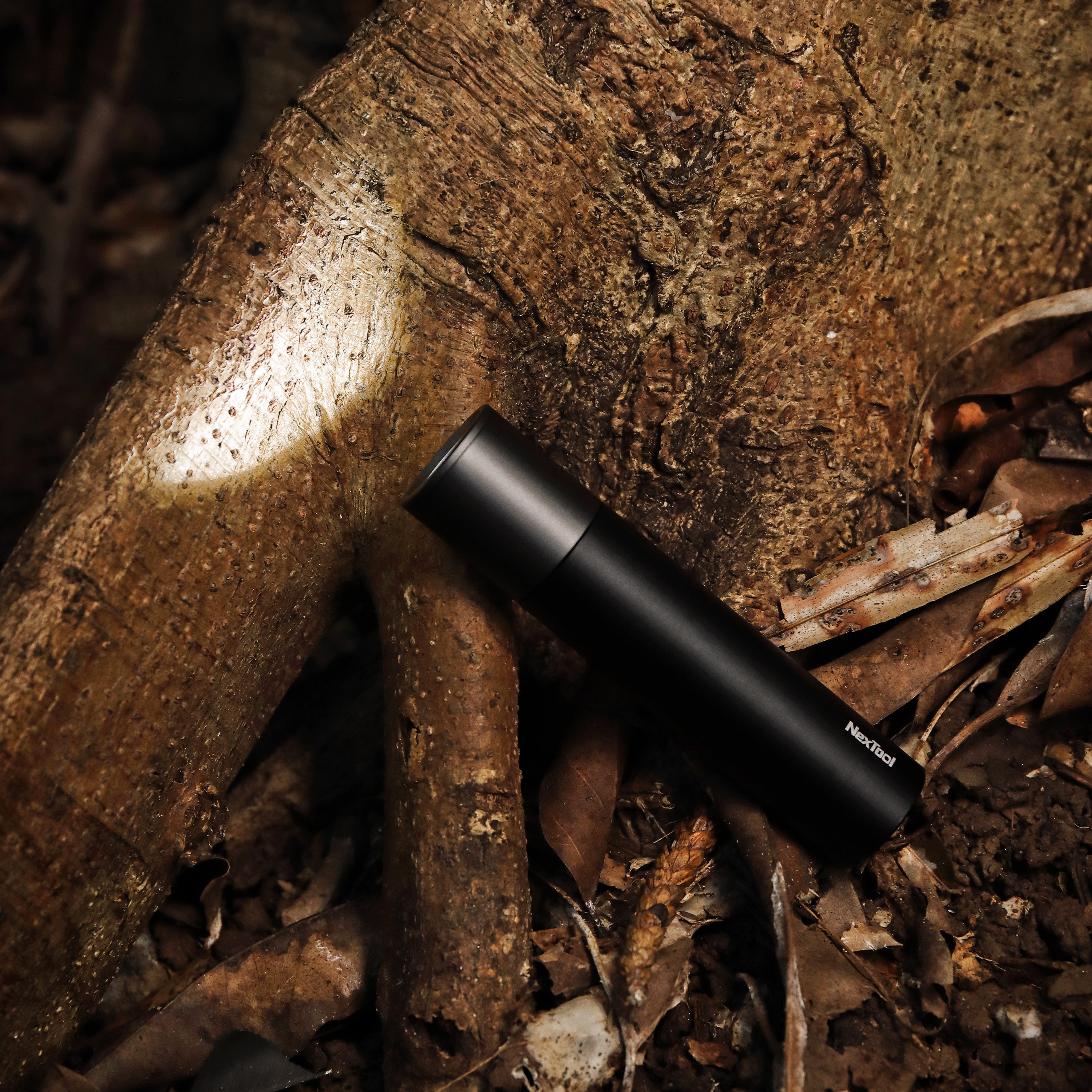 トミルユーグ Outdoor Strong Flashlight NexTool® – NexTool Official Store